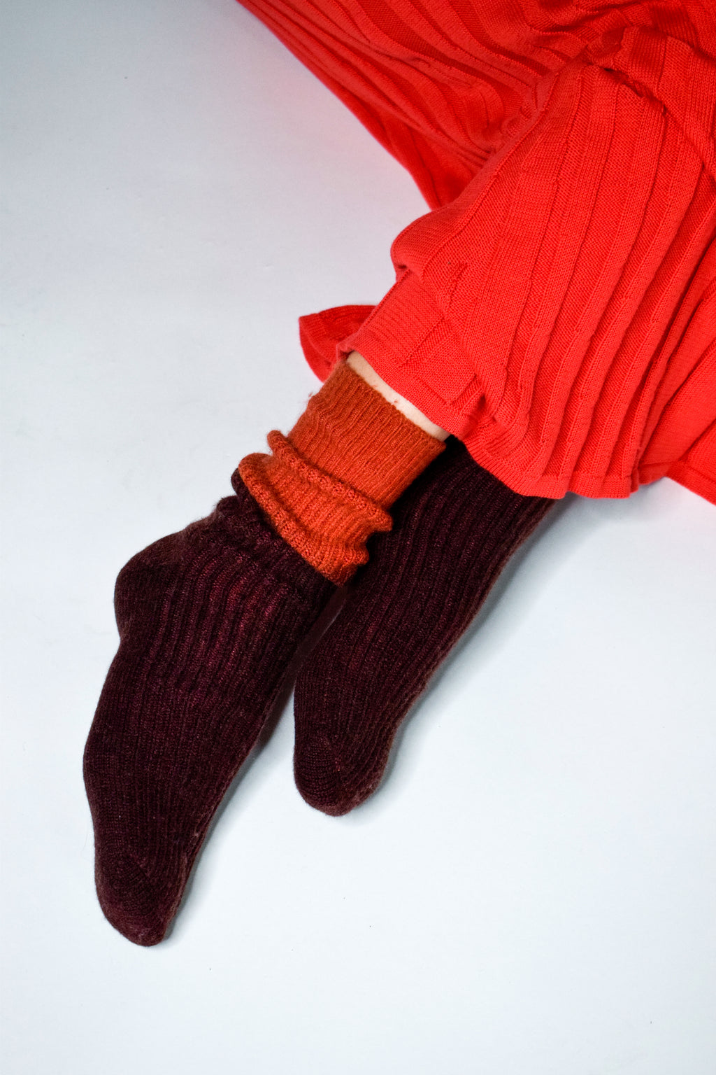 Dip-Dye Kaschmirsocken Braun/Rot von Mell-o – Ansicht 2