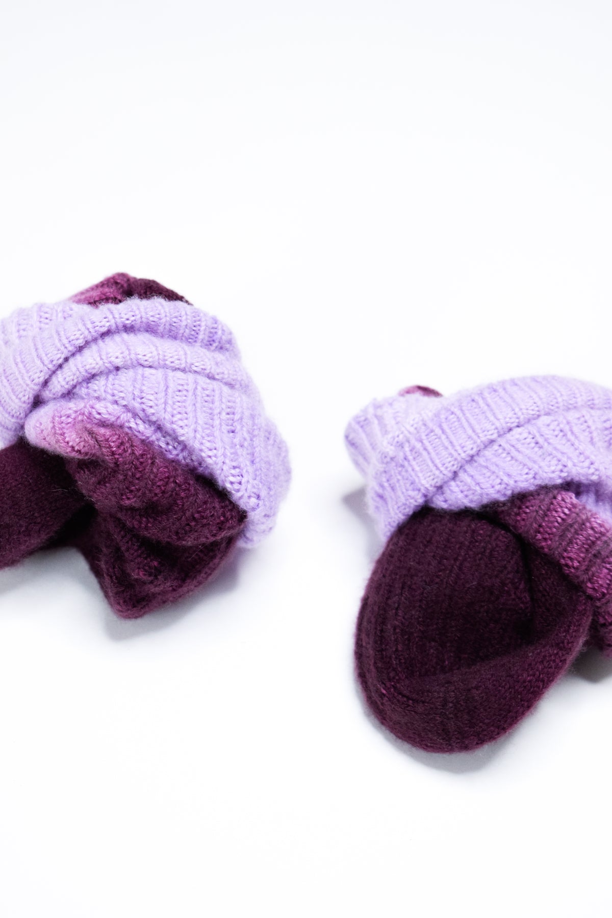 Dip-Dye Kaschmirsocken Bordeaux/Lila von Mell-o – Ansicht 2