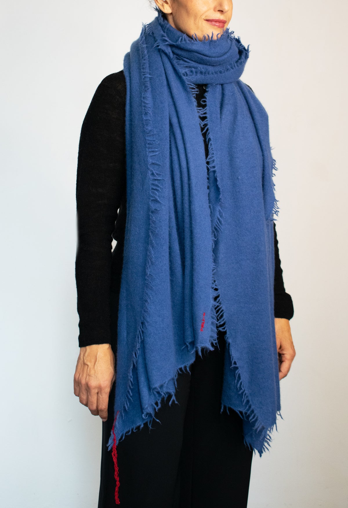 Großer Kaschmirschal Navyblau von Mell-o – Ansicht 2