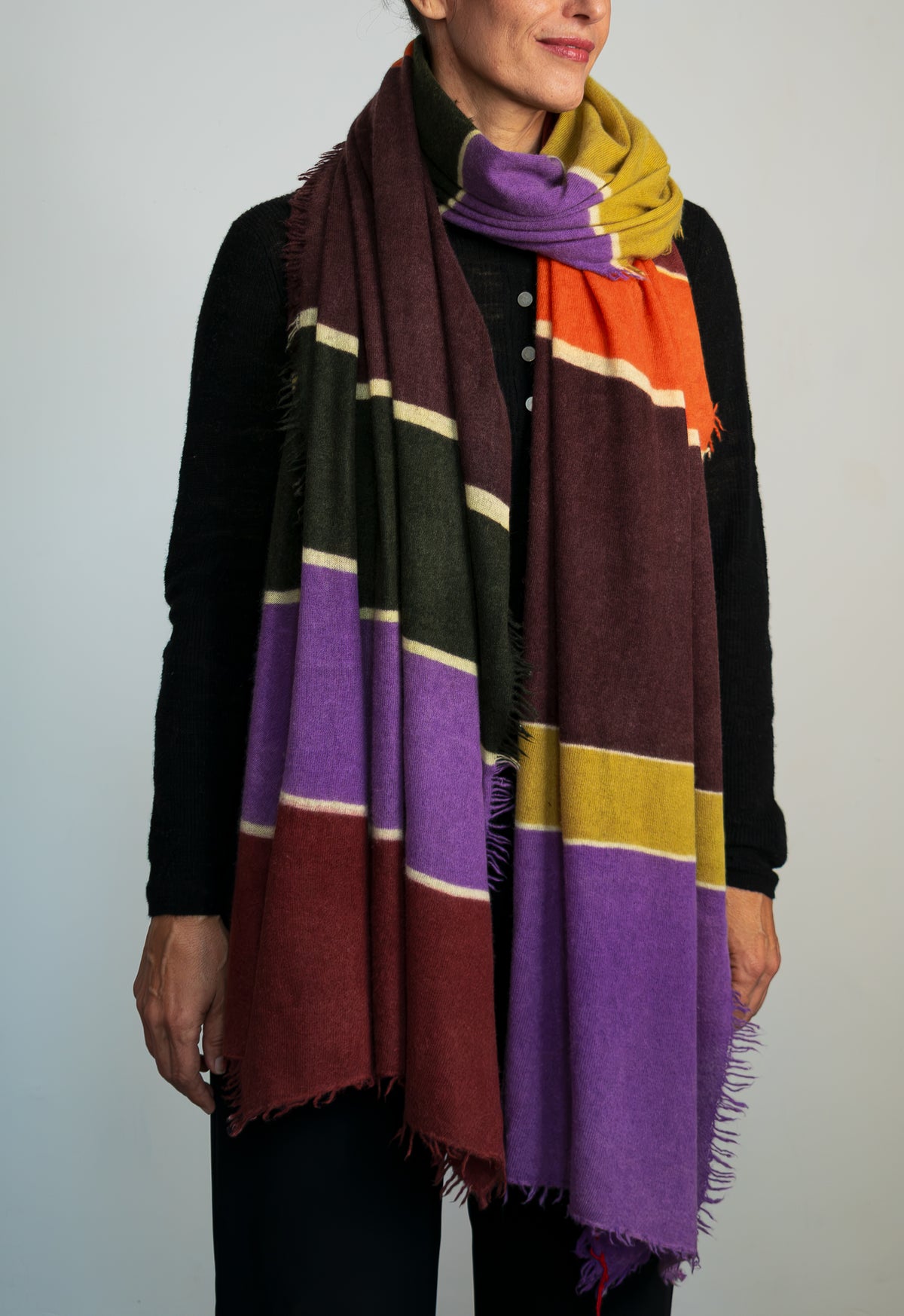 Nomad Stripe Kaschmirschal von Mell-o – Ansicht 2