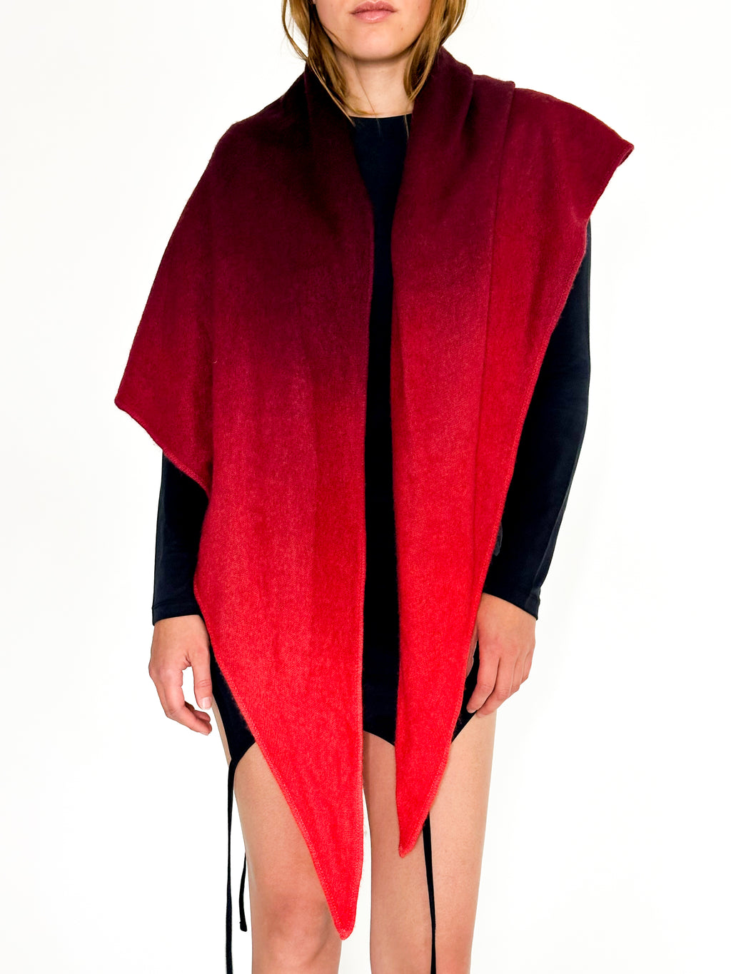 Großer Dip-Dye Dreieckschal Rot/Braun aus Kaschmir von Mell-o – Ansicht 3
